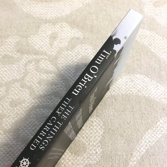 'The Things They Carried' Softcover By Tim O'Brien - Picture 3 of 6